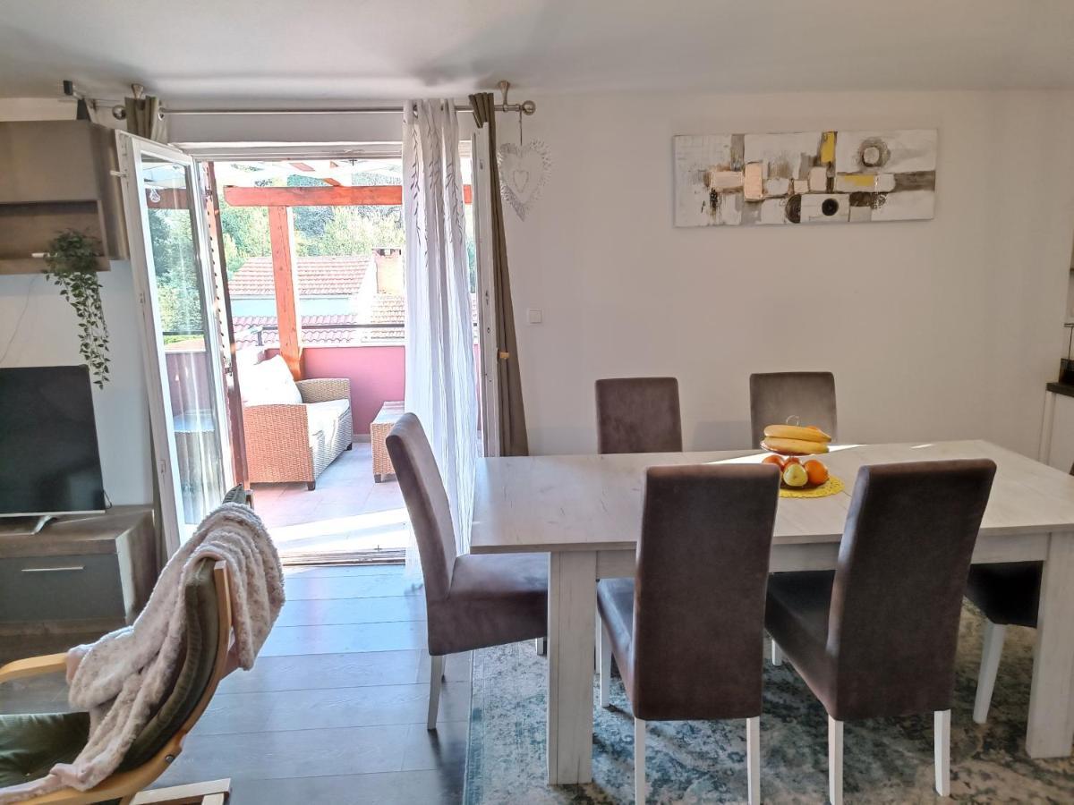 Apartman Brigita Biograd Na Moru Exterior foto