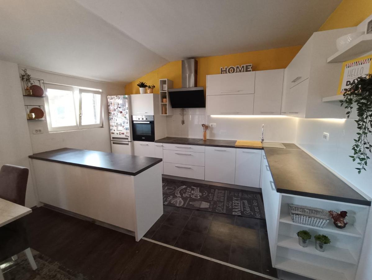 Apartman Brigita Biograd Na Moru Exterior foto