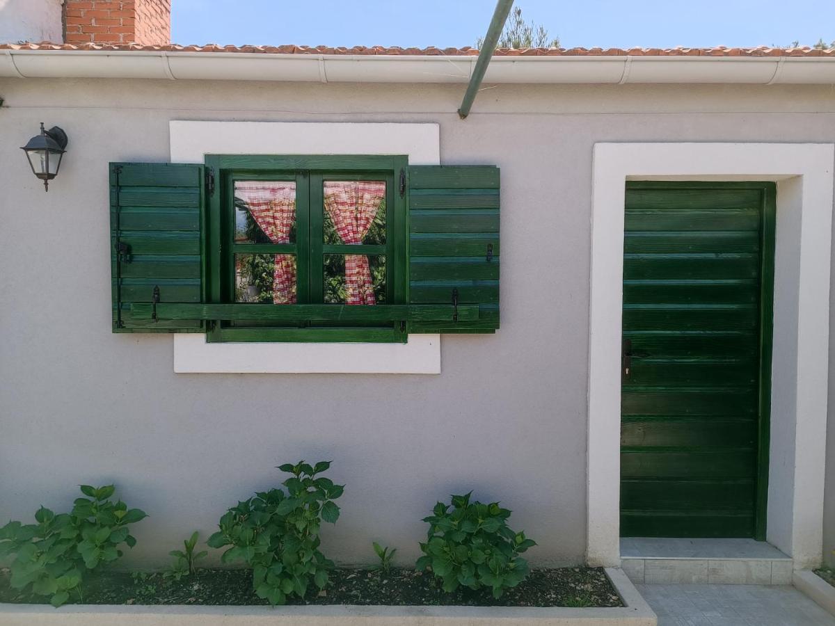 Apartman Brigita Biograd Na Moru Exterior foto